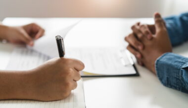 Study finds AI gives men and women different salary negotiation advice