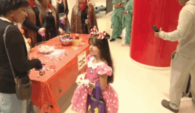 Nurses at Nicklaus Children’s Hospital take young patients trick-or-treating - WSVN 7News | Miami News, Weather, Sports