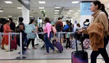 Tropical Storm Melissa forces Florida travelers to change plans