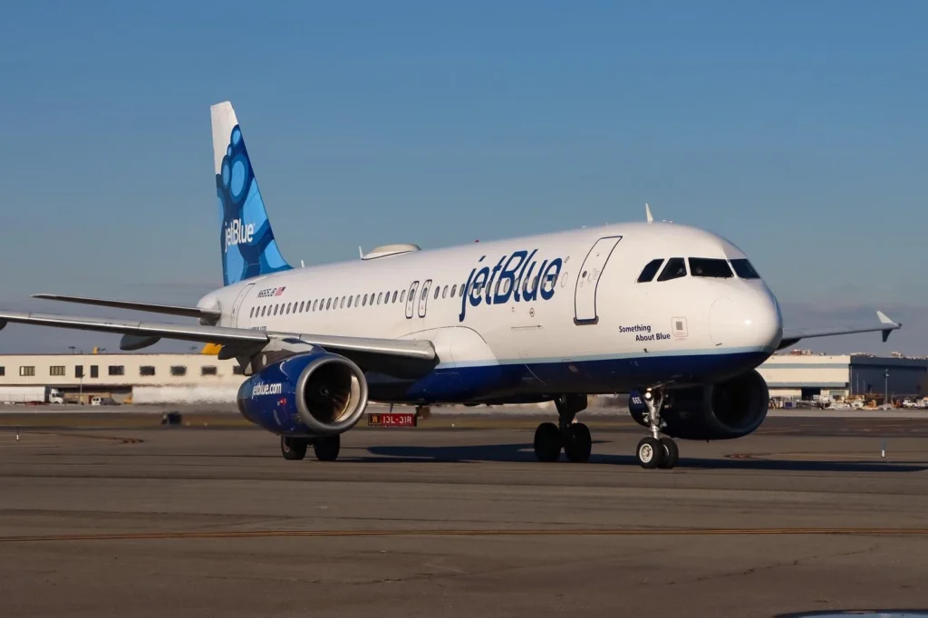 At Least 15 Injured as JetBlue Flight Drops Altitude, Emergency Landing at Tampa