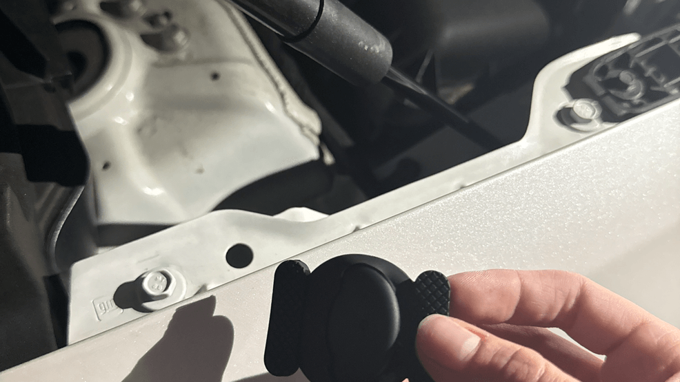 {p}A Port St. Lucie woman says her boyfriend used a hiddenBluetooth tracking device to secretly follow her. She’s sharing her story towarn others.{/p}