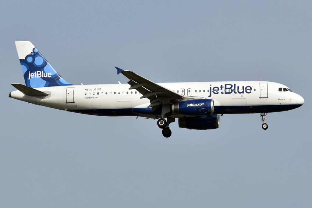 At Least 15 Injured as JetBlue Flight Drops Altitude, Emergency Landing at Tampa