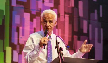 Whispered rumors are getting louder; Charlie Crist confirms he is mulling St. Pete mayoral bid