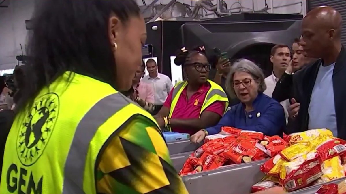 South Florida volunteers pack up supplies for victims of Hurricane Melissa – NBC 6 South Florida