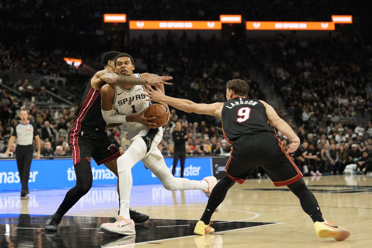 Victor Wembanyama stuffs stat sheet to ignite Spurs to first-ever 5-0 start