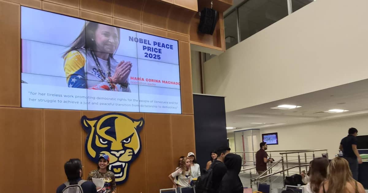 Students expand global horizons through summit | FIU News