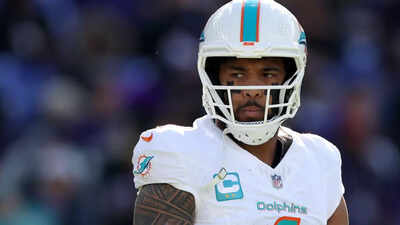 Tua Tagovailoa reacts as Miami Dolphins hit rock bottom in crushing loss to Baltimore Ravens, says team had a “heartfelt conversation”