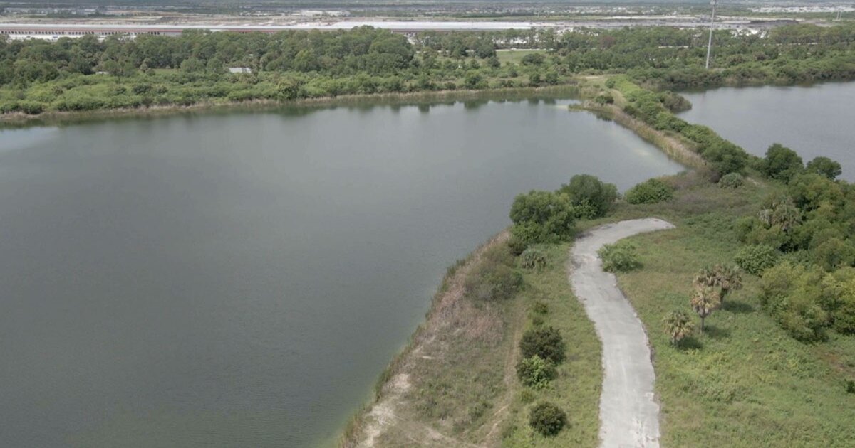 City officials vote to purchase 105 acres of land to 'avoid more rooftops'