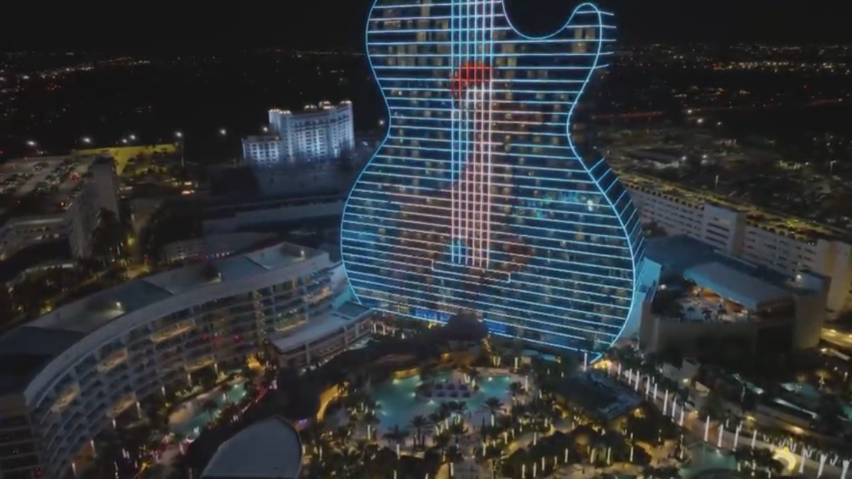 Hard Rock The Holidays offers preview of dazzling holiday light show - WSVN 7News | Miami News, Weather, Sports