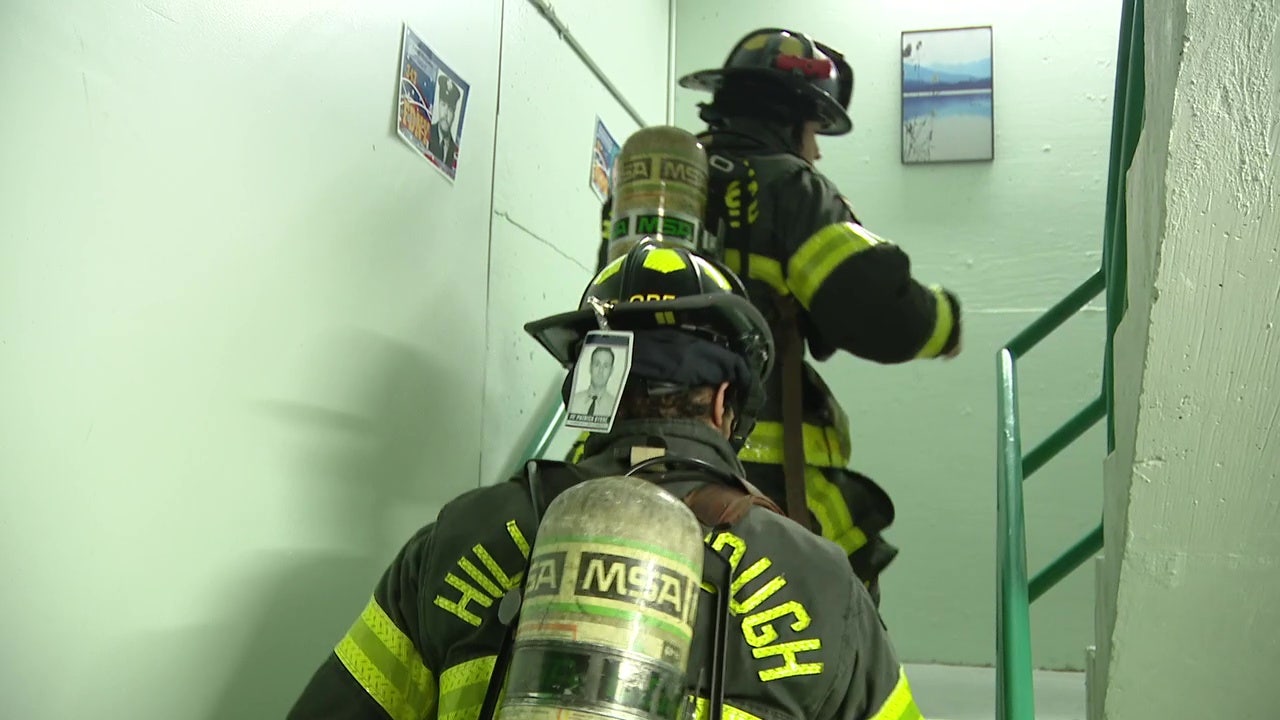 Hundreds climb 41 stories in Tampa to honor 9/11 heroes