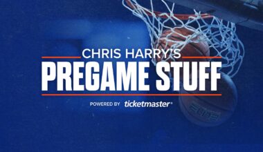 UF vs Arizona / Micah Handlogten defending Koa Peat