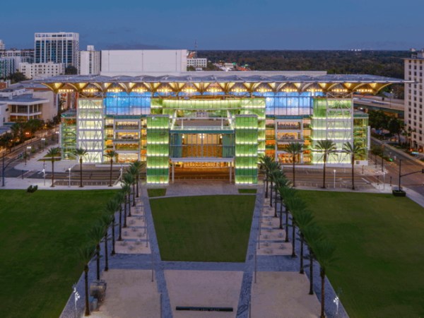 Frontyard Holiday Festival takes over the Dr. Phillips Center’s lawn for a free monthlong seasonal soiree