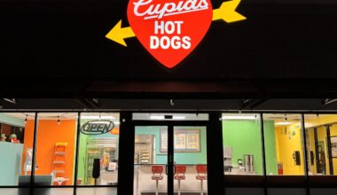 SoCal cult fave Cupid's Hot Dogs has reopened ... in Longwood