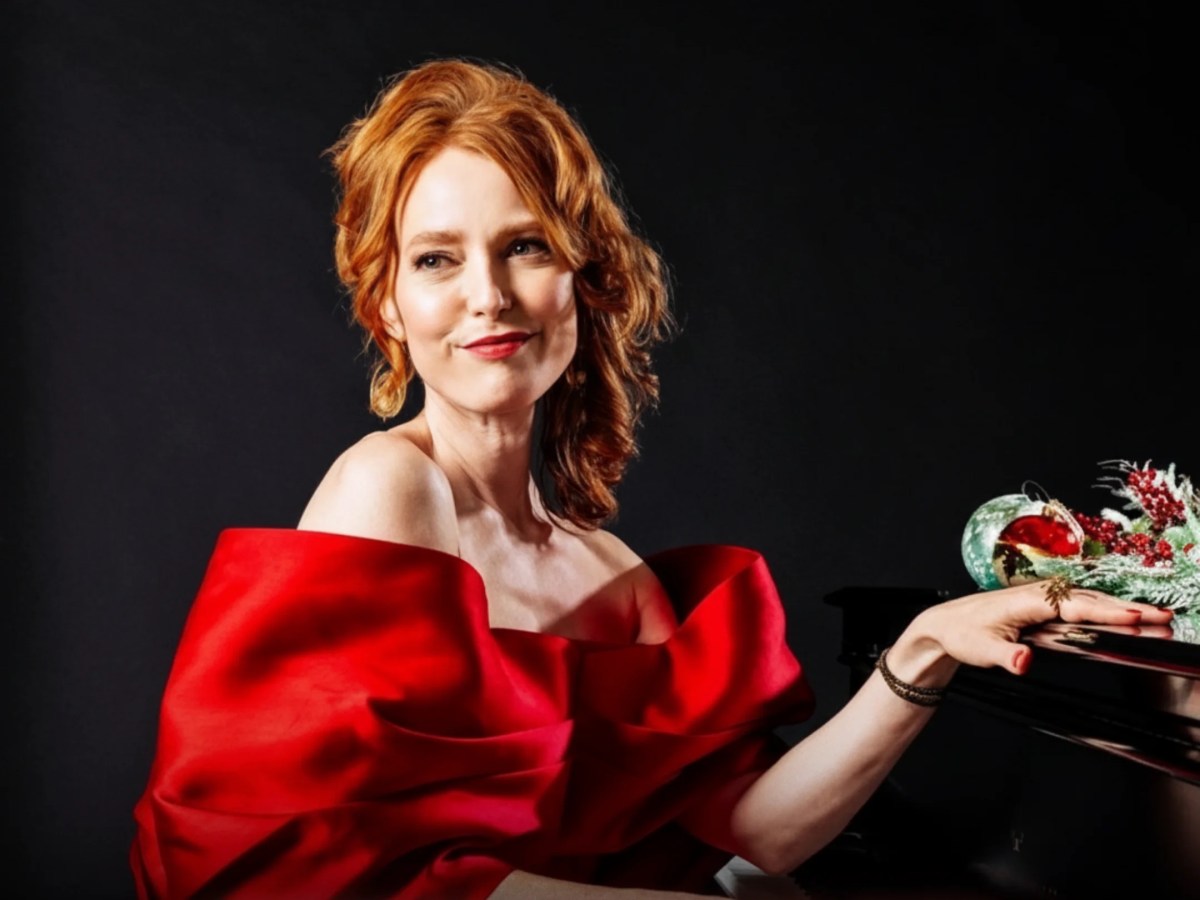 Actress and singer Alicia Witt brings Christmas show to Judson’s Live