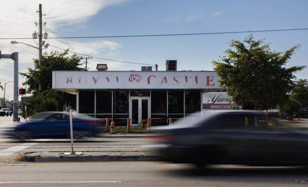The last Royal Castle has closed its Miami doors.