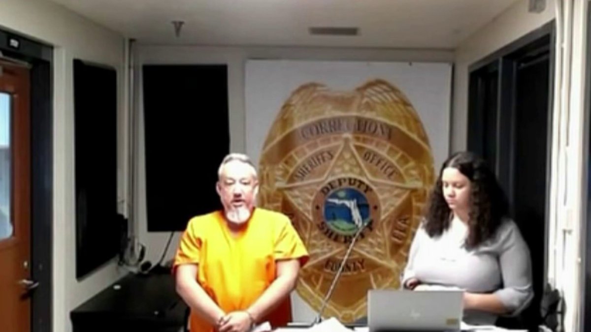 Man aspiring to be next Miami-Dade mayor fled from officers, had gun on his waistband – NBC 6 South Florida