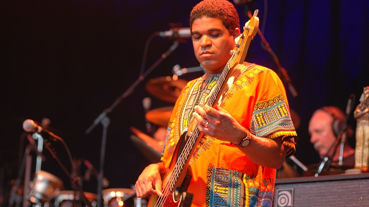 Oteil Burbridge of the Allman Brothers at Misner Park, Boca Raton, FL | Photo credit: Carl Lender via Wikimedia Commons