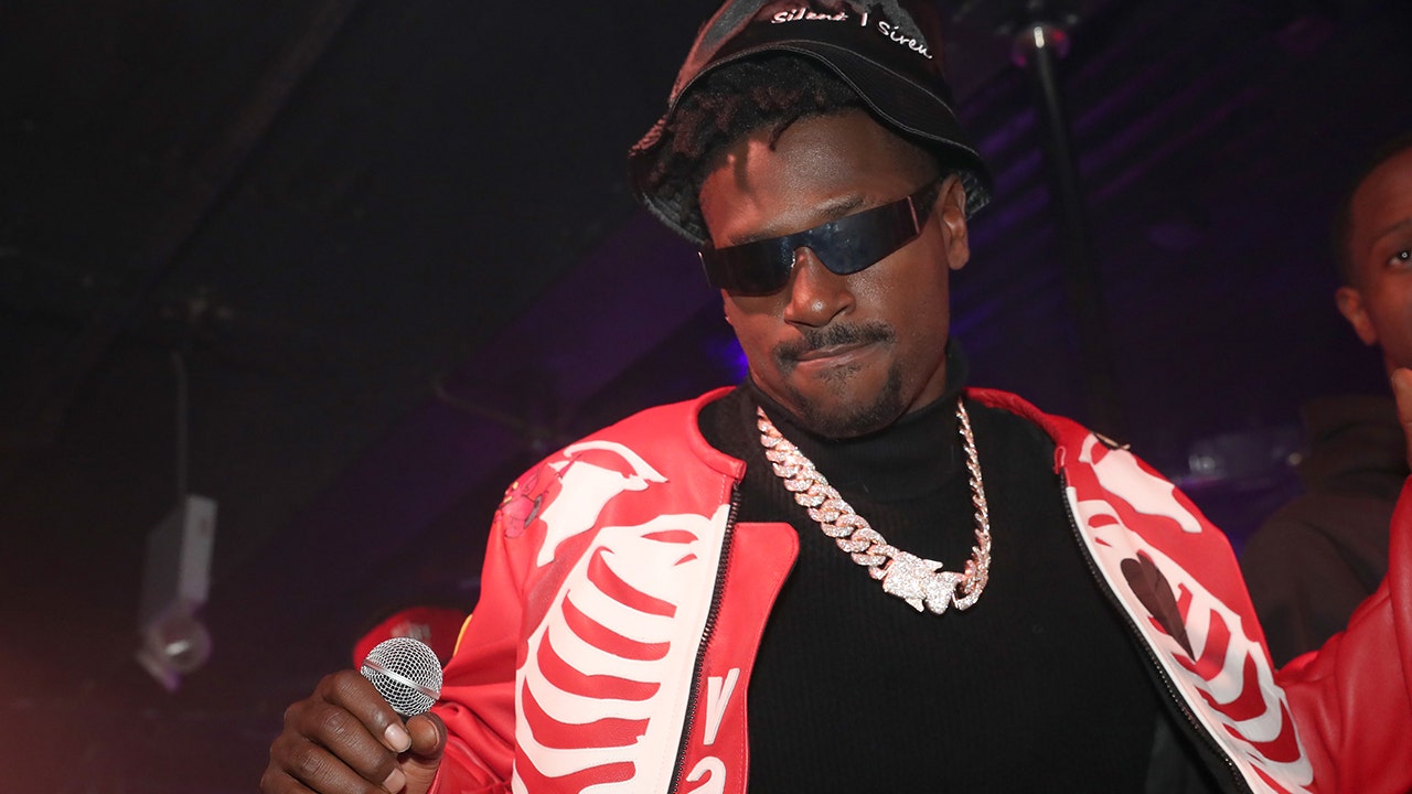 Antonio Brown pleads not guilty to attempted murder in Miami shooting