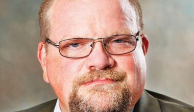 MDC Professor Oliver awarded Alex Trebek Legacy Fellowship