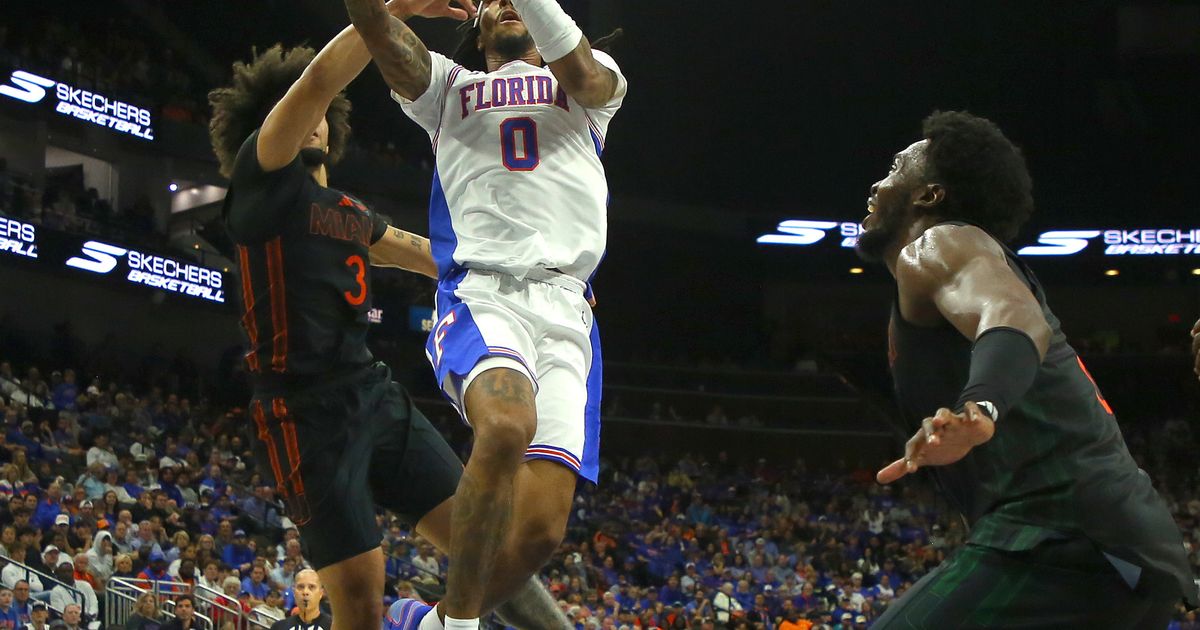 No. 10 Florida overcomes foul trouble from big men Condon and Chinyelu and beats Miami 82-68 :: WRAL.com