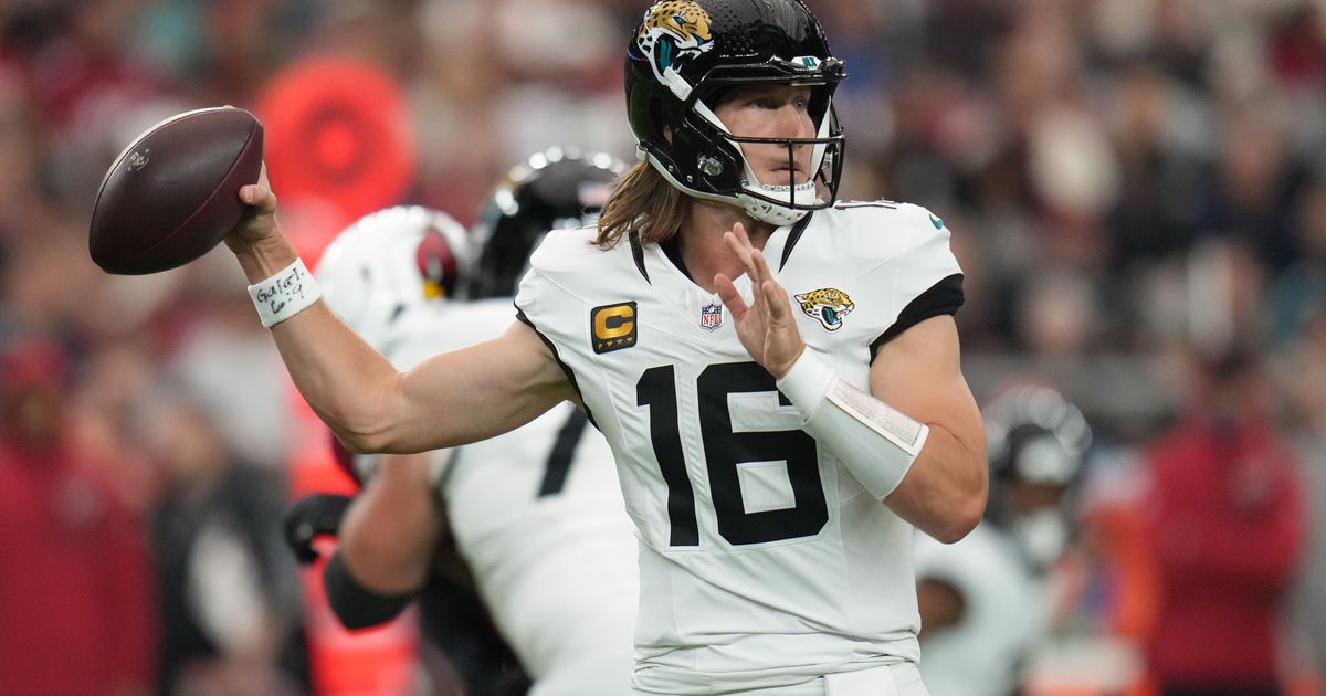 Lawrence throws 3 TD passes, Little kicks 52-yard FG in OT as Jaguars beat Cardinals 27-24 :: WRAL.com