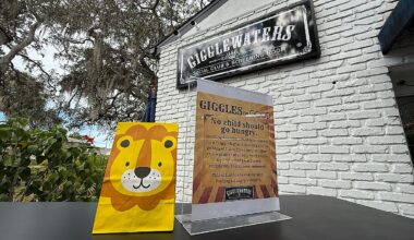 "GiggleBags” are free to-go lunches for kids impacted by suspended SNAP benefits. Gigglewaters will have them until SNAP benefits are back in Florida. (Spectrum News/Tyler O'Neill)