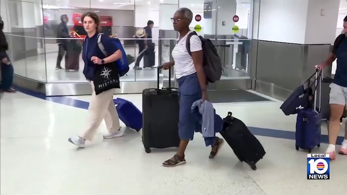 More Jamaicans arrive at Miami International Airport 5 days after Hurricane Melissa