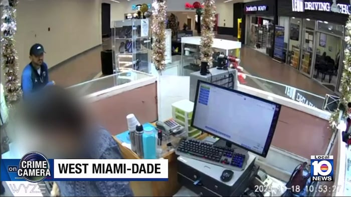 Thief swipes $8K worth of medals from jewelry kiosk at Mall of the Americas