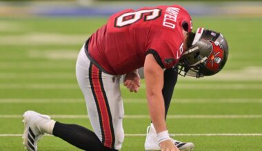 Bucs QB Baker Mayfield leaves game against Rams with shoulder injury