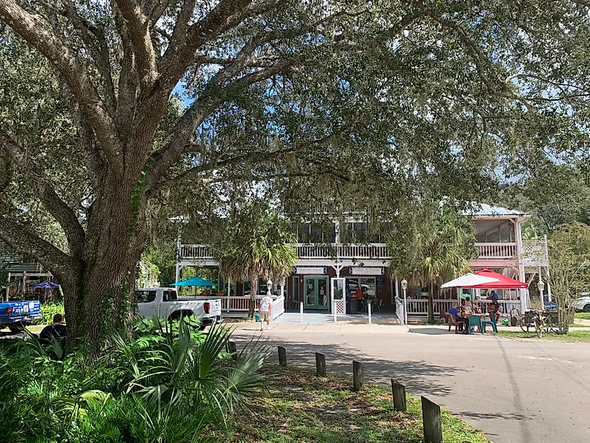 The Commercial District of Micanopy, Florida. Image credit: HarrietFest via Wikimedia Commons.