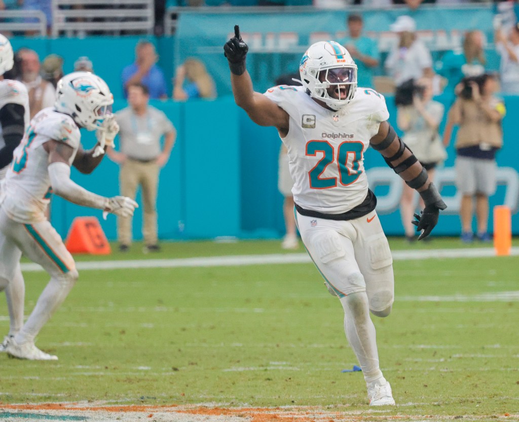 Dolphins grades in win over Bills: stock up, down