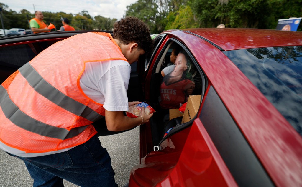 SNAP recipients overwhelm Orlando food banks as benefits end