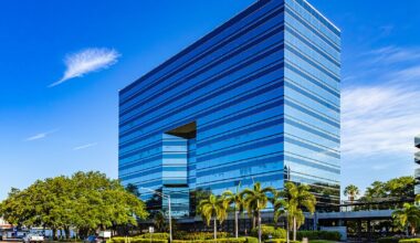 'Distressed' Tampa office building sells for $40M in short sale