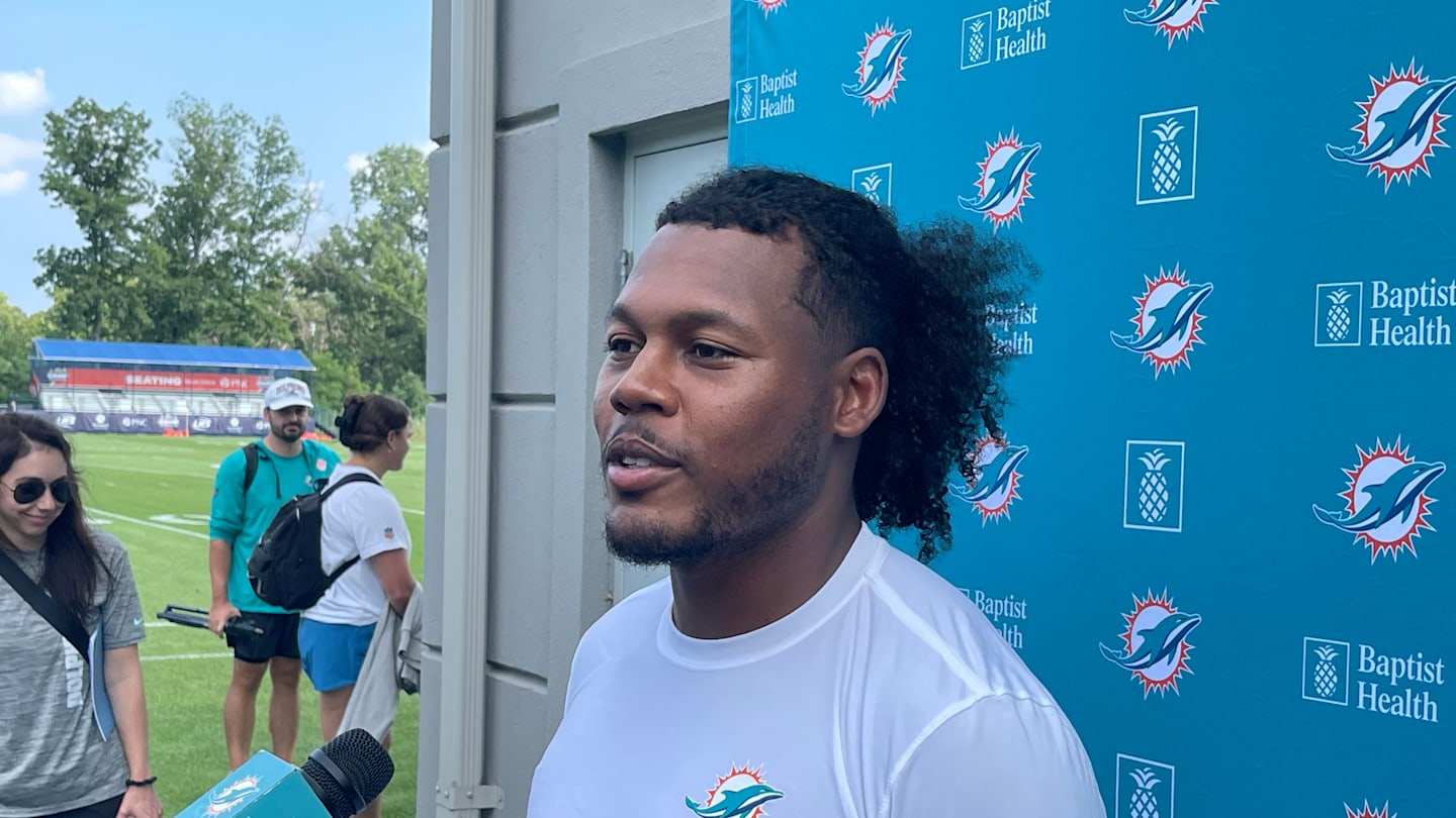 Breaking Down a Busy Saturday of Dolphins Moves