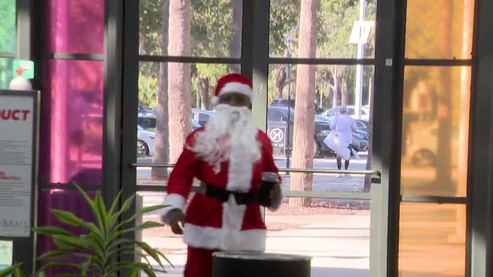 Last-minute shoppers hit stores in Central Florida on Christmas Eve