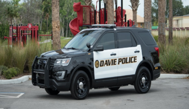 3 in custody after fleeing vehicle strikes officer in Davie – NBC 6 South Florida
