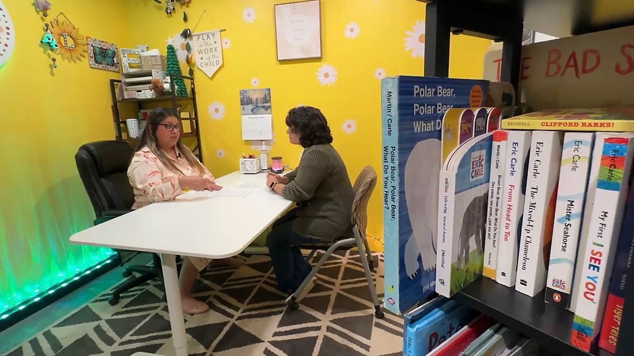 Luz Gaona (left) with Daiana Bernard as they talk about 'Thrive after the storm' initiative. (Spectrum News/Lizbeth Gutierrez)