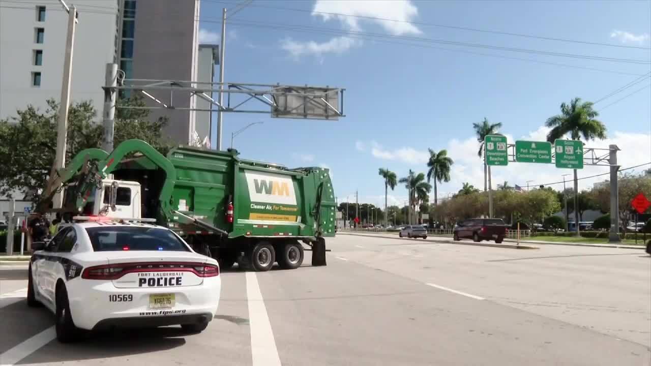 Garbage truck collides with power lines in Fort Lauderdale; no injuries reported - WSVN 7News | Miami News, Weather, Sports