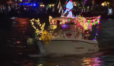 Fun and holiday cheer at Seminole Hard Rock Winterfest Boat Parade - WSVN 7News | Miami News, Weather, Sports