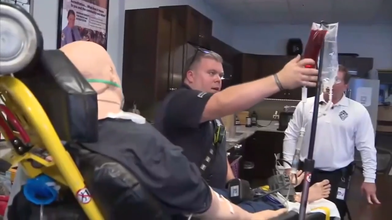 FLFR paramedics will be able to provide whole blood to trauma patients before reaching hospital under new partnership - WSVN 7News | Miami News, Weather, Sports