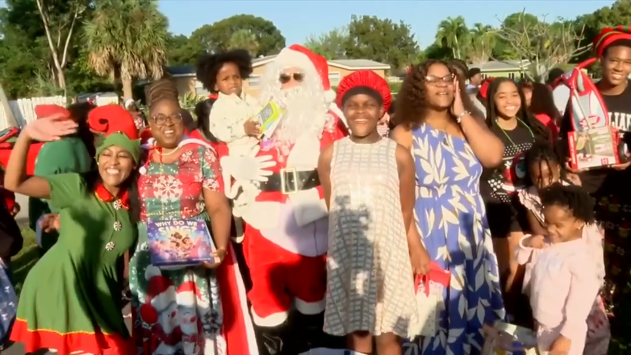 Teens for Jack and Jill of America deliver holiday joy with All-Star Toy Giveaway in Fort Lauderdale - WSVN 7News | Miami News, Weather, Sports