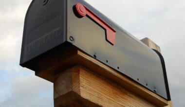 Postal worker charged with mail theft in West Palm Beach