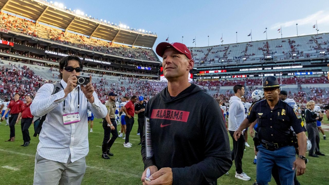 Alabama, Notre Dame, Miami on edge ahead of College Football Playoff bracket announcement