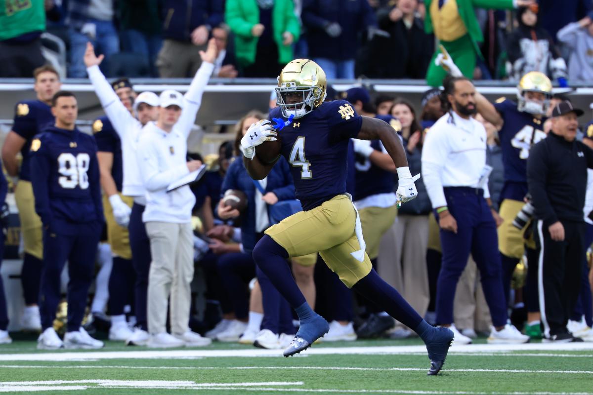 College football world fumes over Notre Dame's CFP bracket snub
