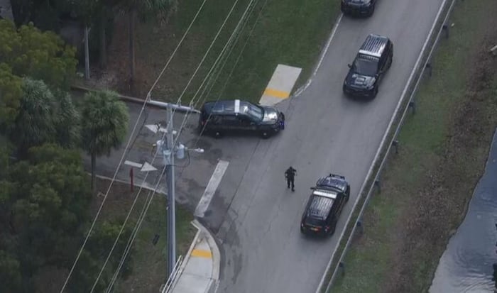 Mother, child hospitalized after domestic violence incident in Davie