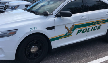 St. Pete PD on scene of barricaded man, all eastbound lanes from I-375 reopened