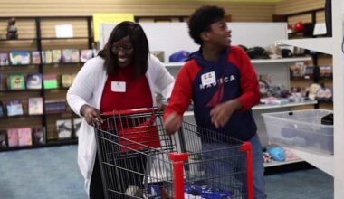 3 students awarded dream shopping spree by Orlando education nonprofit