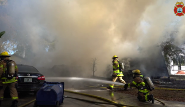 18-year-old helps rescue woman from Tampa home next to abandoned house fire