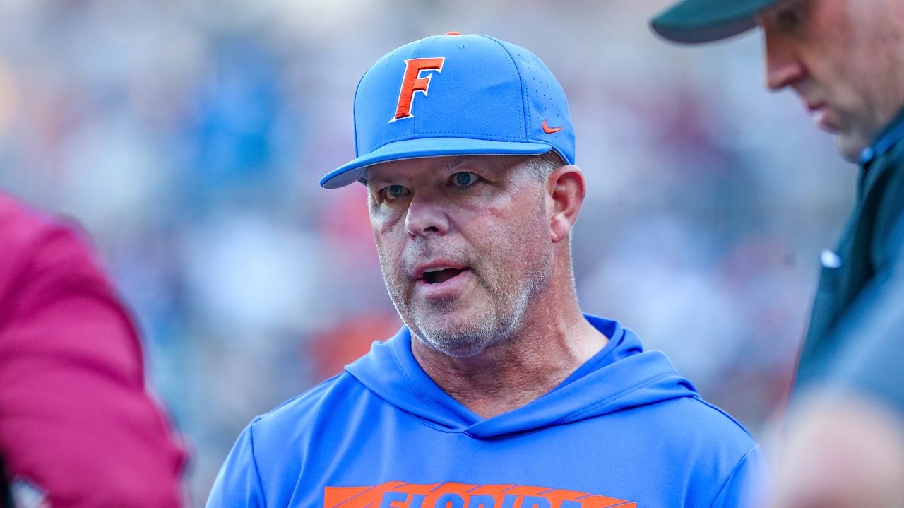 Florida baseball coach Kevin O'Sullivan returns from leave to address personal matters