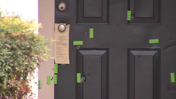 Neighbor recalls hearing woman yell after deadly double shooting at Orange Park home